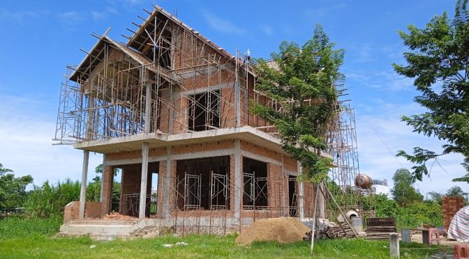 Tại sao phải đổ bê tông cốt thép nền nhà tại tầng trệt?