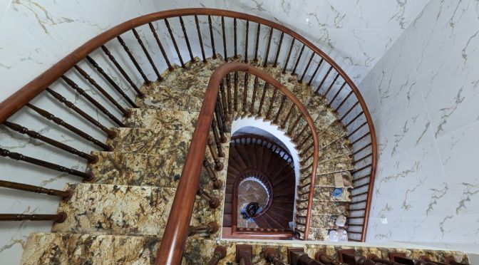 Số bậc cầu thang mỗi tầng bao nhiêu là phù hợp?